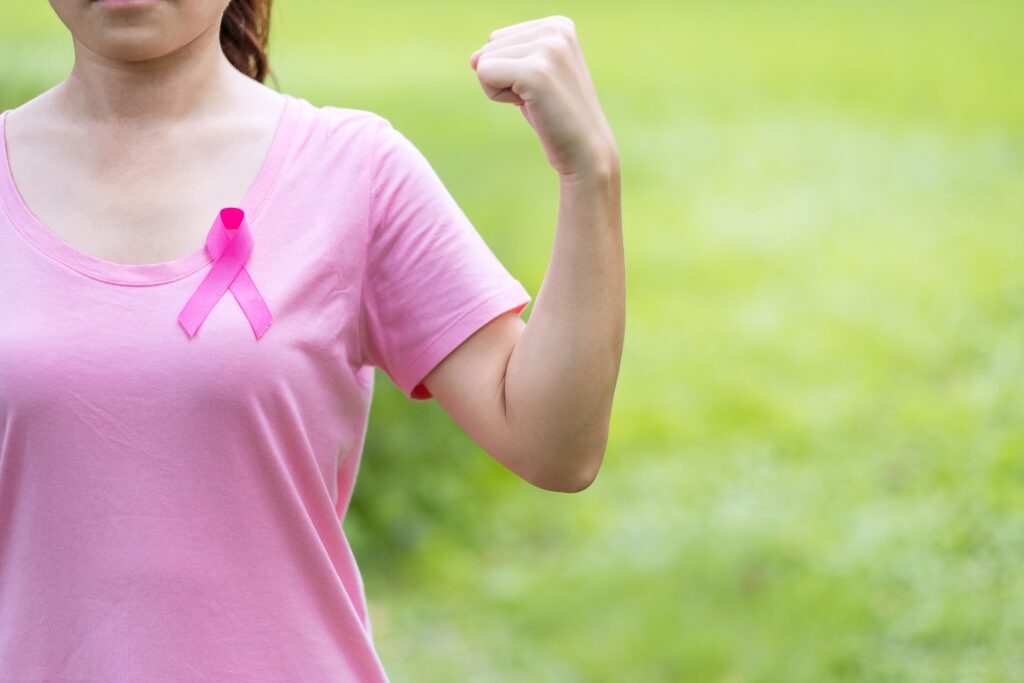 Pink Positive”, l’ebook gratuito scritto dagli specialisti per le donne che affrontano il cancro