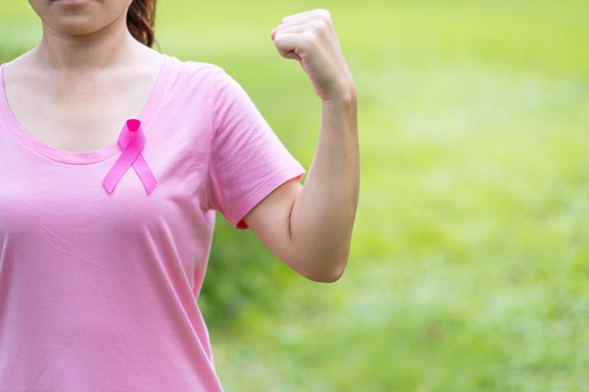 Pink Positive l’ebook gratuito scritto dagli specialisti per le donne che affrontano il cancro