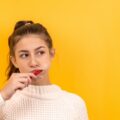 Italiani troppo pigri per lavare i denti: stando a casa abbiamo dimenticato le buone abitudini
