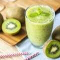 Portento estivo: uno smoothie kiwi/cocco per rinfrescare e rinforzare