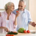 Invecchiamento attivo: una corretta alimentazione può migliorare le performance del sistema immunitario, ma occorre informare ed educare