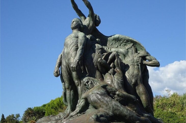 Maciste, Garibaldi e D’Annunzio: la loro storia è un monumento che si trova a Genova, sullo scoglio dei Mille