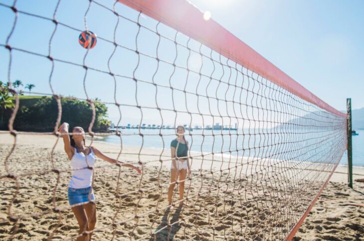 Come giocare a beach volley