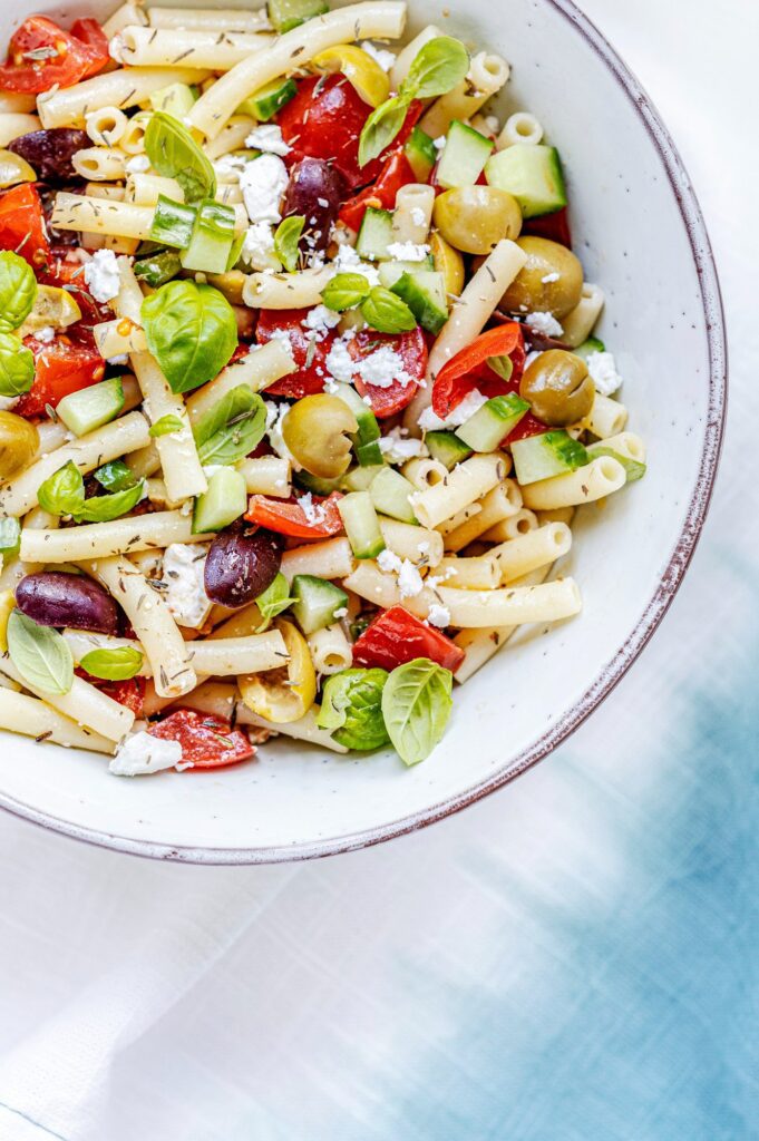 Insalata di pasta (quasi) Greca proteica con Tofu