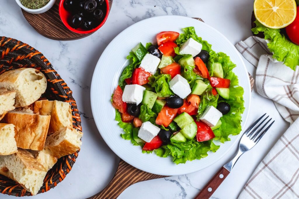 Insalata (quasi) Greca proteica con Tofu