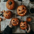 Halloween da urlo stando a casa: 10 idee spaventosamente divertenti per festeggiare Halloween senza uscire